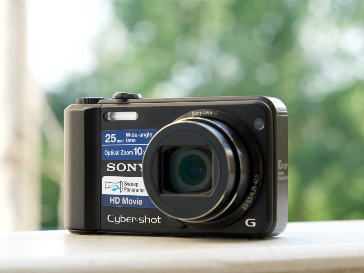 Sony H70 - Sony camera equipment in excellent condition