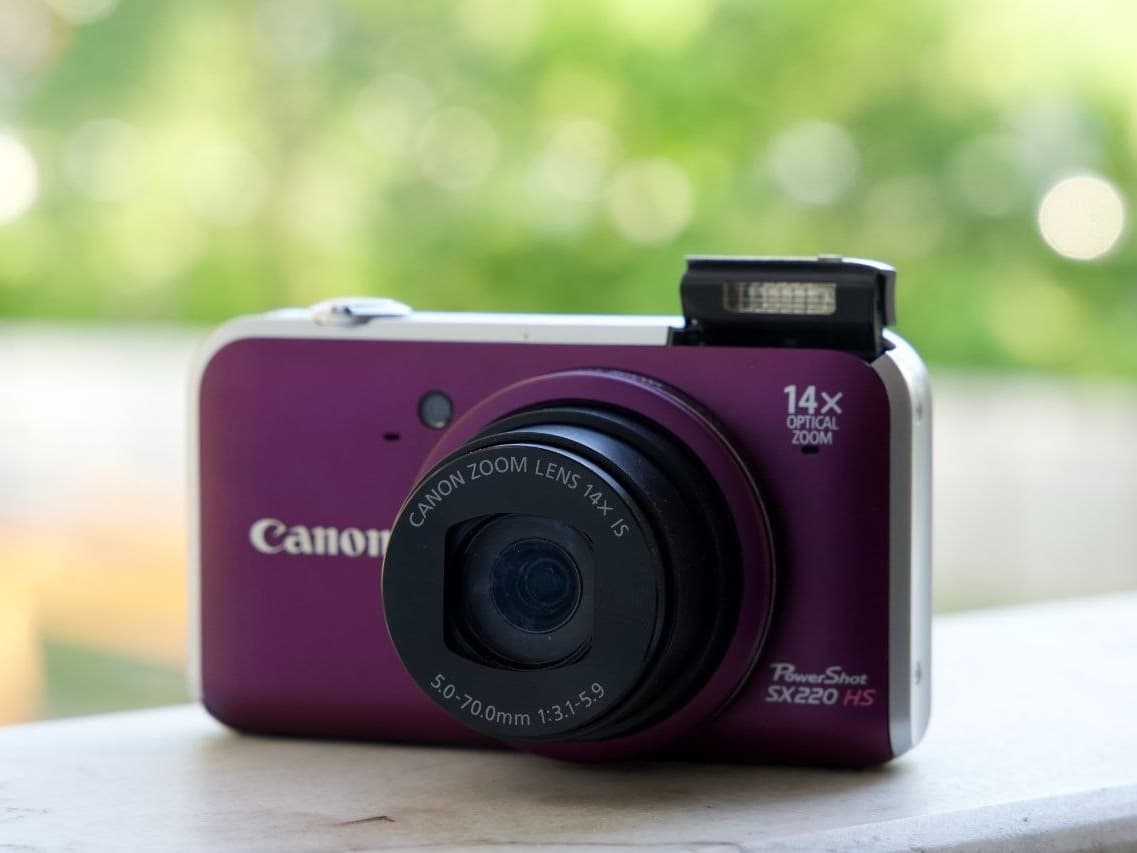 Canon SX220 HS (Pink) - Canon camera equipment in excellent condition
